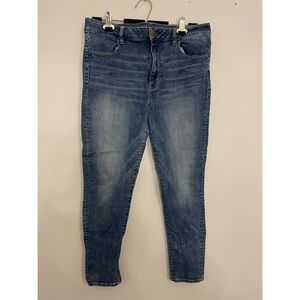 American Eagle High rise skinny jeans. Size 14 short.